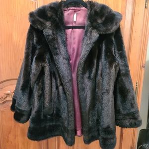 🎁🎀🎍vintage faux fur mink coat
